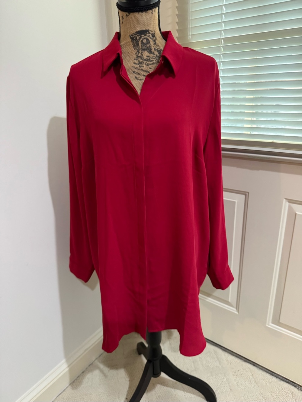 Chico's Deep Red Long-Sleeve pleat back Tunic Blouse size 3 Vanity